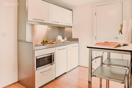 2 Bed Apartment - Photo 2