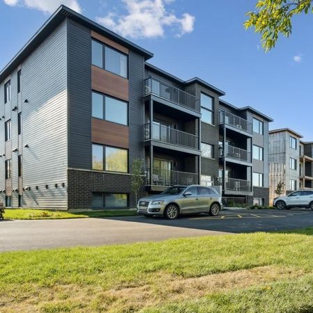 PROMO 1 mois gratuit! Beau 5 1/2 neuf ! Dispo maintenant; Huntingdon - Photo 3