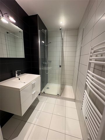 Location Appartement 3 pièces 66m² - Photo 5