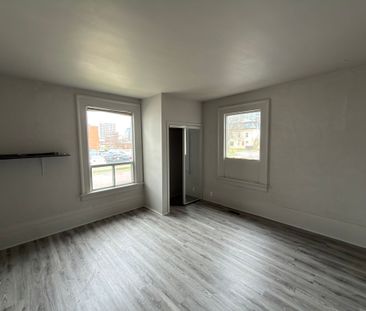For Lease - 37 Elizabeth Street, Brampton, Ontario - Photo 5