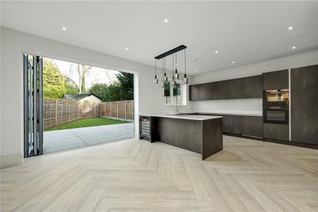 5 bedroom semi-detached house to rent - Photo 5