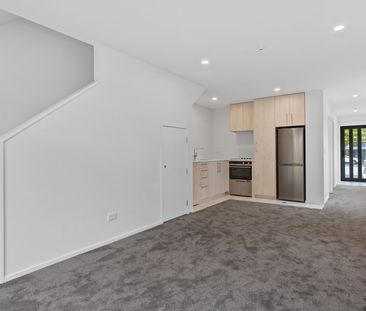 3-Bedroom Townhouse in Merivale - Photo 1