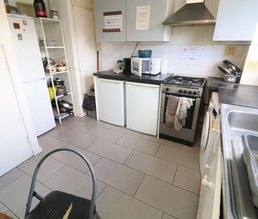 Room in a Shared Flat, Eric Street, E3 - Photo 4