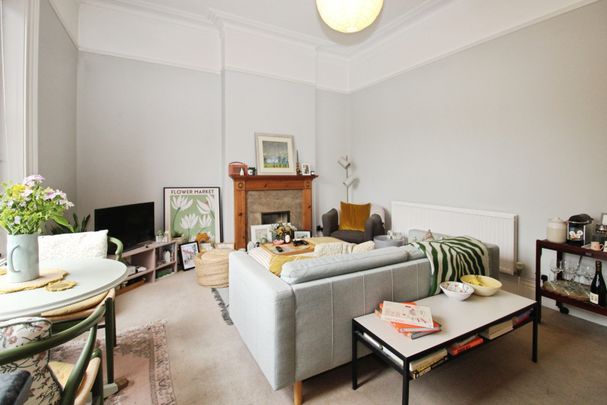 Spencer Park, London, SW18 2SX - Photo 1