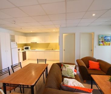 4-bedroom shared unit / apartment, North Terrace - Photo 2