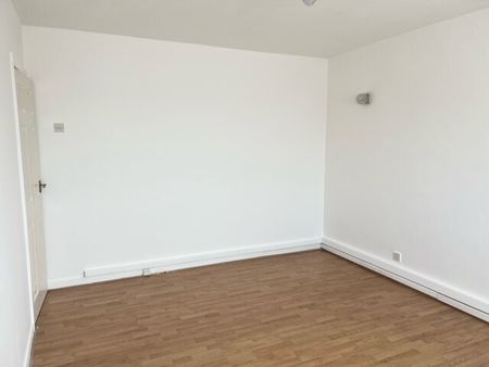 South Road, PORTHCAWL - Photo 5