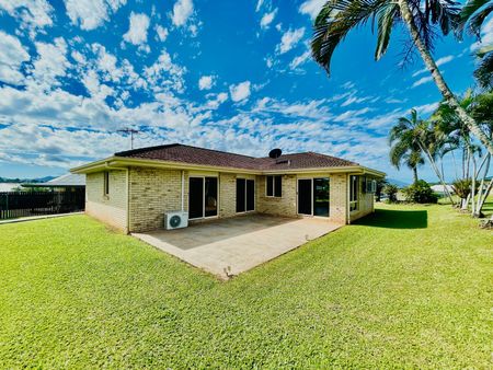 Tidy 3 Bedroom Home - Photo 5