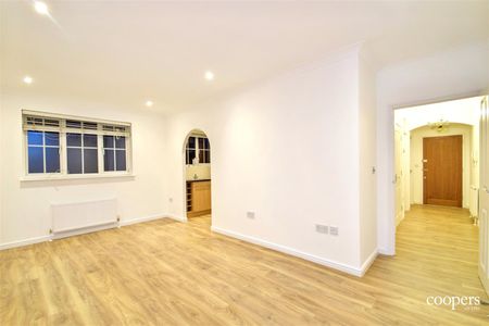 2 bedroom apartment - Photo 2