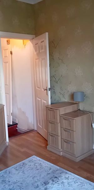 Room in a Shared House, Lawson Street, M9 - Photo 1