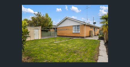 NEAT 3 BEDROOM HOME IN WENDOUREE WITH RENOVATED BATHROOM - Photo 2