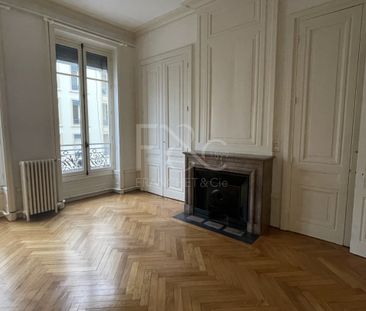 T3 de 88 m² - rue Sully Lyon 6ème - Photo 3