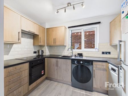 Littlebrook Avenue, Slough, Berkshire,SL2 - Photo 5