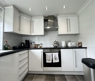 2 Bedroom Maisonette To Let - Photo 6