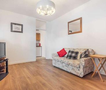 Newbury, Berkshire, RG14 - Photo 1