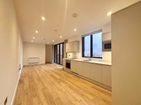 Farnborough Road, Farnborough, Hampshire, GU14 - Photo 3