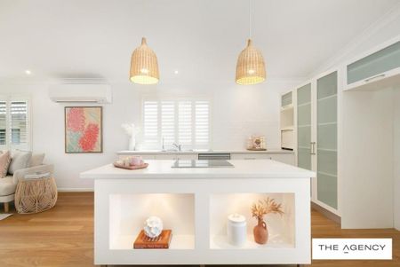 4 Bedroom Coastal Living at Its Best! - Photo 5