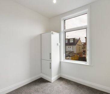 Martin Road, Portsmouth, PO3 - Photo 6