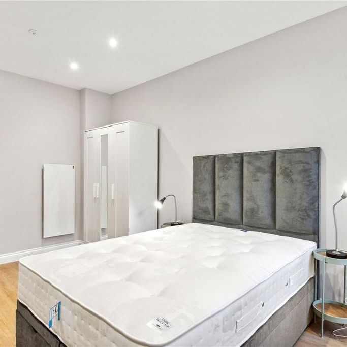 Studio to rent - Photo 1