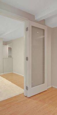 1 bedroom + Den Spacious Garden Apartment - Photo 1