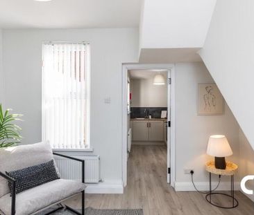 25 Cairo Street (, 6 Month Let), Belfast, BT7 1QS - Photo 3