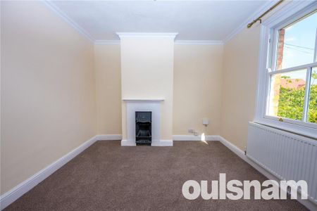 4 bedroom detached house to rent - Photo 2