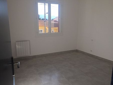 Appartement 3 pièces non meublé de 80m² à Elne - 680€ C.C. - Photo 3