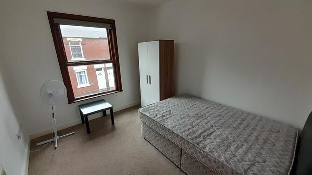 1 bedroom in a house share to rent - Photo 1