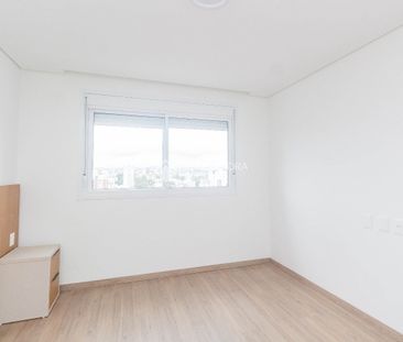 Apartamento com 2 quartos e 74m² para alugar em Passo da Areia, Por... - Photo 2