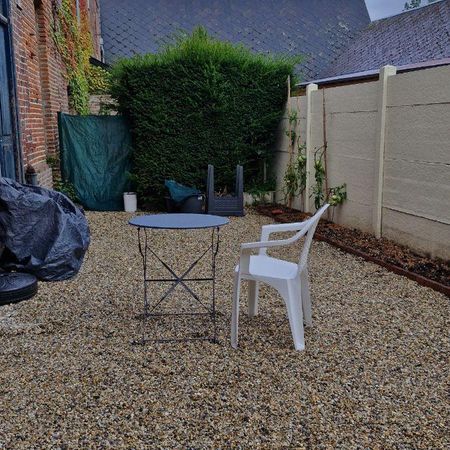 Appartement centre de Forges-les-Eaux de plain pied comprenant entrée, séjour avec cuisine amén... - Photo 3