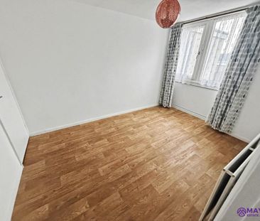 3 bedroom end of terrace house to rent - Photo 3