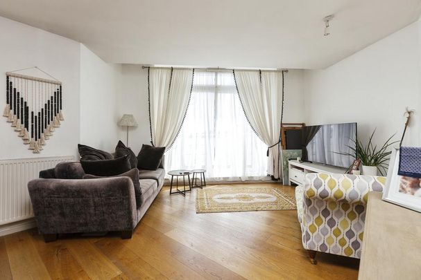 2 bedroom penthouse to rent - Photo 1