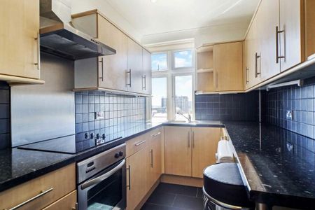 3 bedroom flat to rent - Photo 2