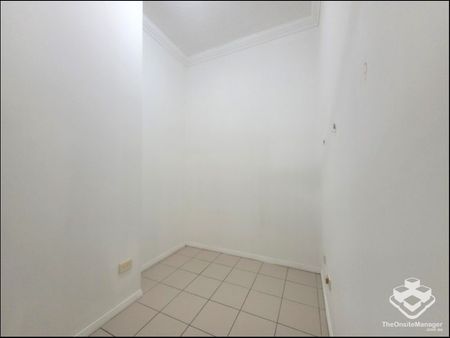 Newly Renovated 2Beds 2Baths + Study Room, ALL Brand-New Appliances, Next Door to Shopping Centre - Photo 2