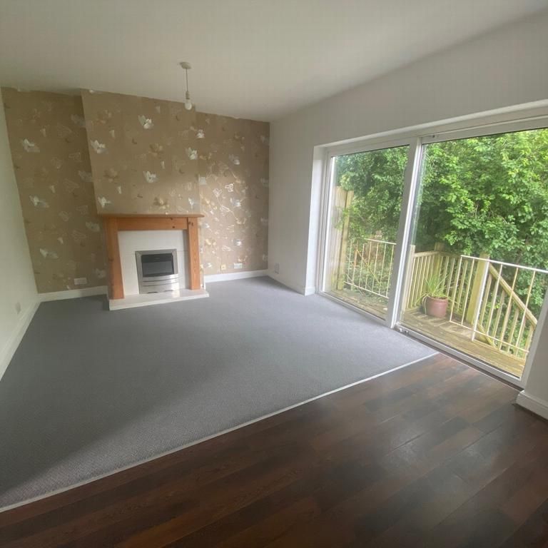 3 bedroom end of terrace house to rent - Photo 1
