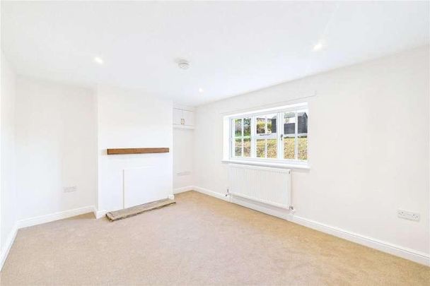 Farm Lane, Mortimer West End, Reading, Hampshire, RG7 - Photo 1