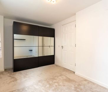 3 bedroom semi-detached house to rent - Photo 6