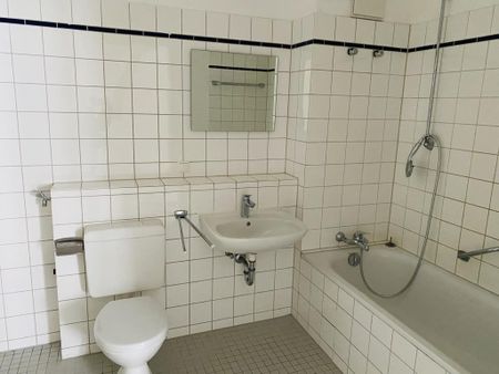 Helle 2-Zimmer-Wohnung ab sofort frei - Anmietung nur mit Wohnberechtigungsschein nach §88d - Foto 4