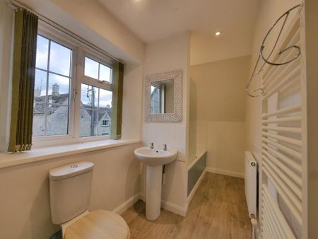 3 bedroom semi-detached house to rent - Photo 3