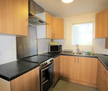 5 bedroom semi-detached house to rent - Photo 5