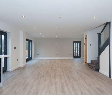 2 bedroom barn conversion to rent - Photo 1