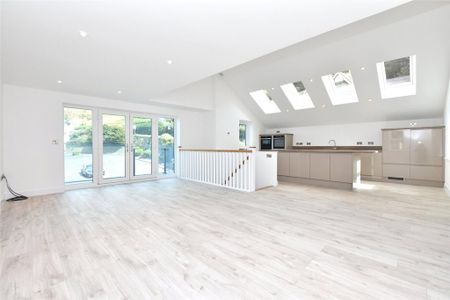 3 bedroom detached house to rent - Photo 2