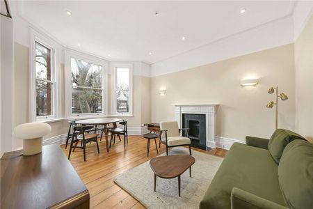 SHORT LET - A stunning recently refurbished one double bedroom apartment available for a short let. - Photo 3