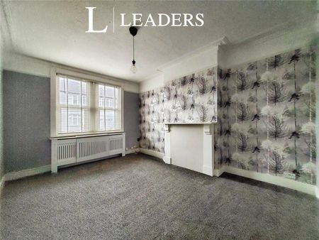 3 bedroom house to rent South Avenue, Southend-on-Sea, SS2 - Photo 2