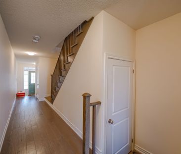 For Lease - 124 Fruitvale Circle, Brampton, Ontario - Photo 5