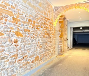 Location Appartement 4 pièces 134m² LYON 2ème - Photo 4