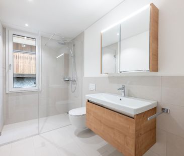 Helle 5.5 Zimmer Neubau Wohnung mit grossem Sitzplatz - Erstbezug - Foto 3