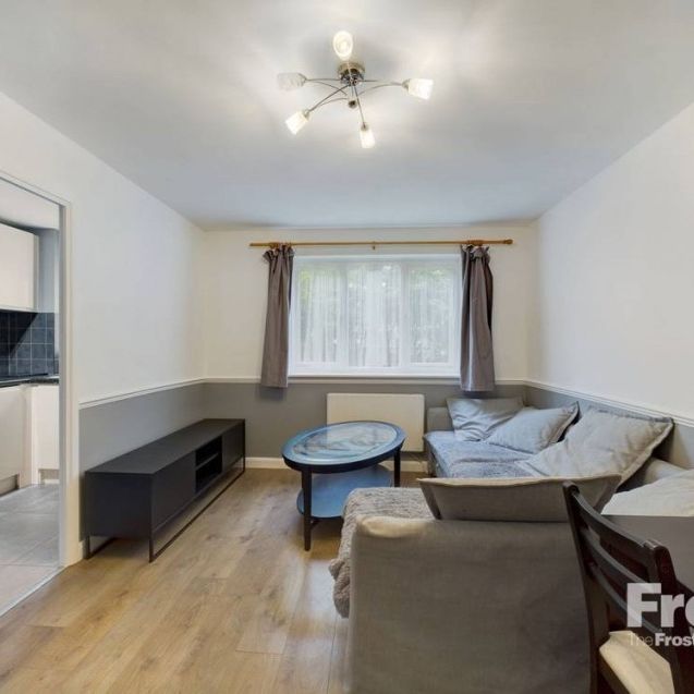 Redford Close, Feltham,TW13 - Photo 1