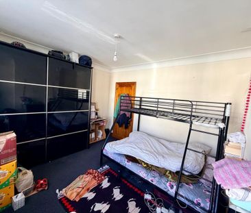 2 bedroom semi-detached house to rent - Photo 3