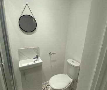 Room in a Shared House, Newcombe Road, SO15 - Photo 5