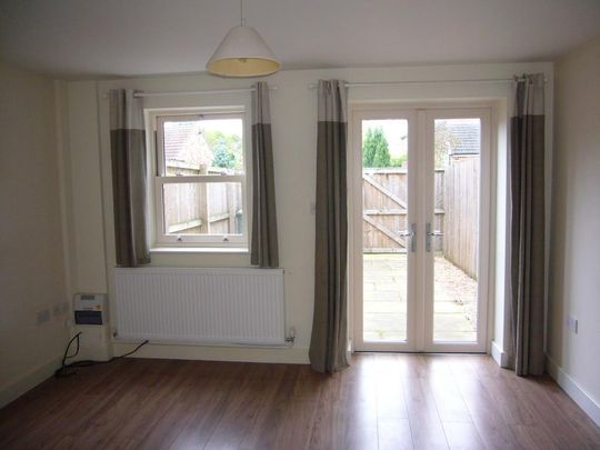 3 bedroom end of terrace house to rent - Photo 1